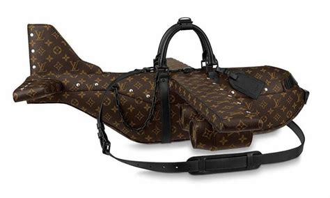 borsa a forma di aereo di louis vuitton|Louis Vuitton lancia una borsa a forma di aereo a 39 mila dollari..